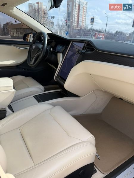 Лифтбек Tesla Model S 2018 в Харькове фото 4 Лифтбек Tesla Model S 2018 в Харькове