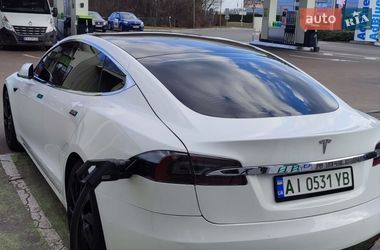 Лифтбек Tesla Model S 2017 в Киеве