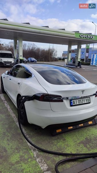 Лифтбек Tesla Model S 2017 в Киеве фото 7 Лифтбек Tesla Model S 2017 в Киеве