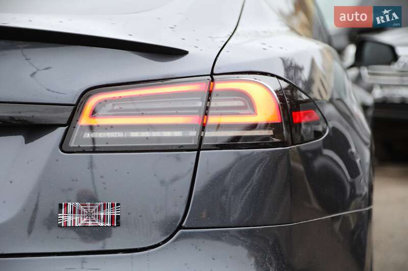 Лифтбек Tesla Model S 2022 в Харькове