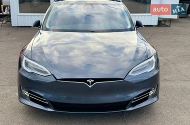 Лифтбек Tesla Model S 2017 в Киеве