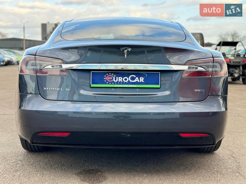 Ліфтбек Tesla Model S 2017 в Києві