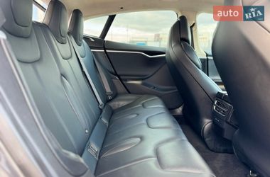Лифтбек Tesla Model S 2017 в Киеве