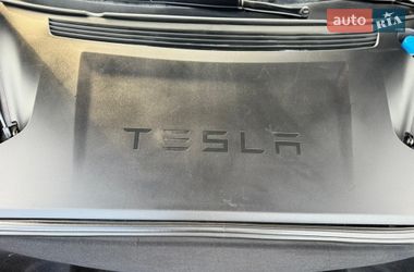 Лифтбек Tesla Model S 2017 в Киеве