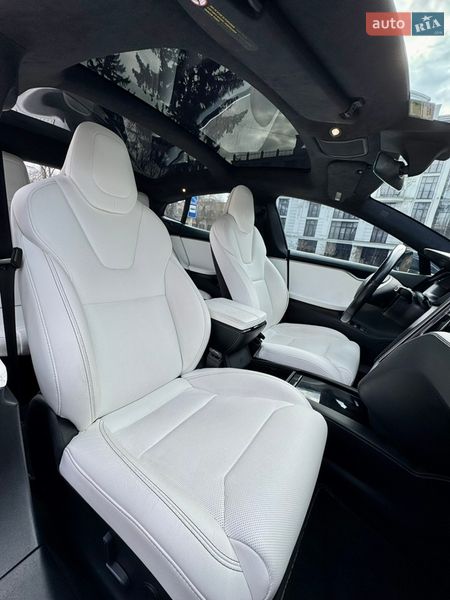 Лифтбек Tesla Model S 2018 в Черновцах фото 12 Лифтбек Tesla Model S 2018 в Черновцах