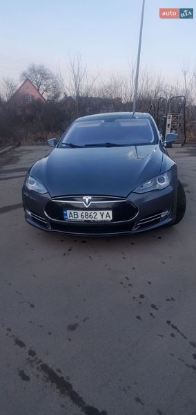2014 Tesla Model-S, VIN 5YJSA3H18EFP31563:plate — фото 1 (autoria)