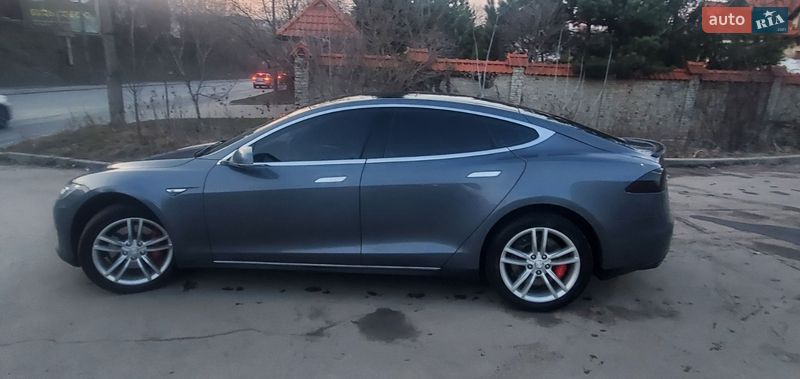 Лифтбек Tesla Model S 2014 в Виннице фото Лифтбек Tesla Model S 2014 в Виннице