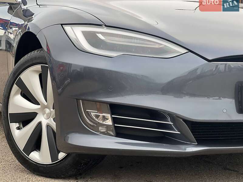Лифтбек Tesla Model S 2020 в Одессе