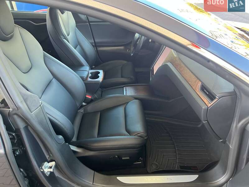 Лифтбек Tesla Model S 2020 в Одессе