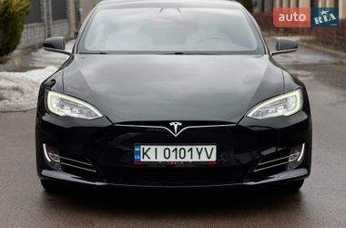 Лифтбек Tesla Model S 2017 в Киеве
