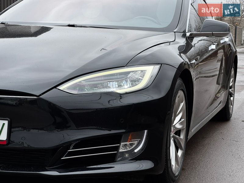 Лифтбек Tesla Model S 2017 в Киеве фото 4 Лифтбек Tesla Model S 2017 в Киеве
