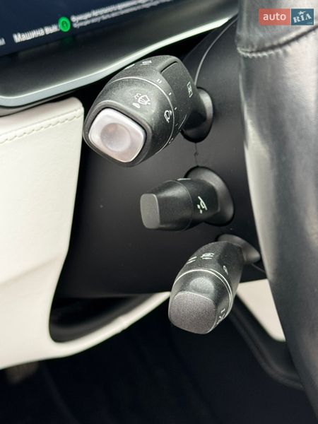 Лифтбек Tesla Model S 2017 в Киеве фото 18 Лифтбек Tesla Model S 2017 в Киеве