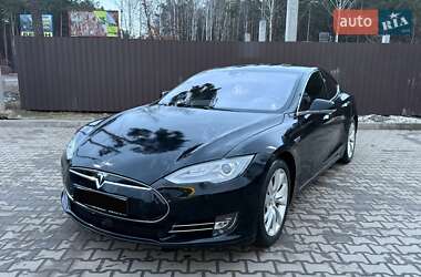 Лифтбек Tesla Model S 2015 в Киеве
