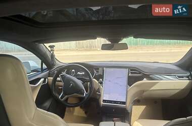 Лифтбек Tesla Model S 2016 в Киеве