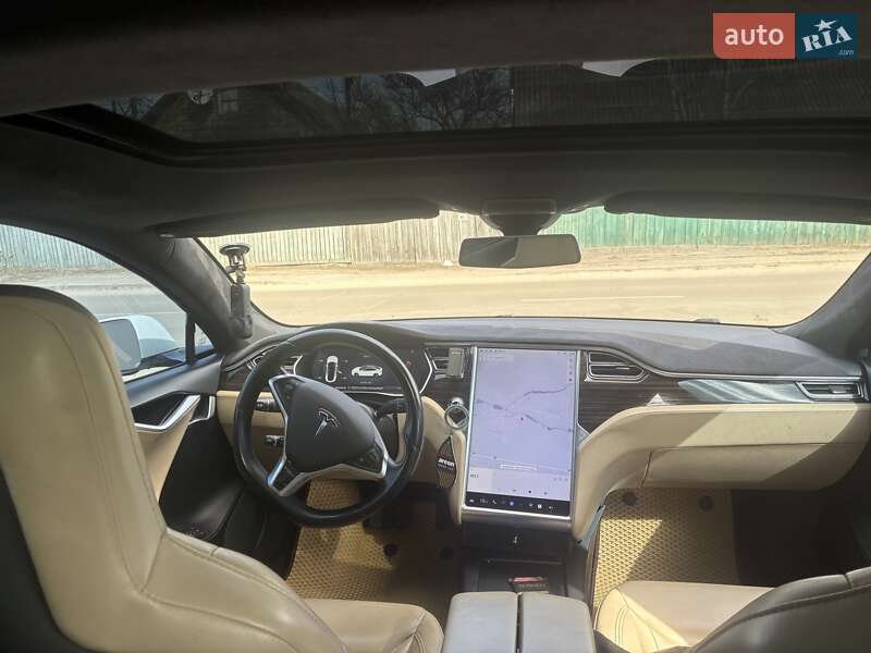 Лифтбек Tesla Model S 2016 в Киеве