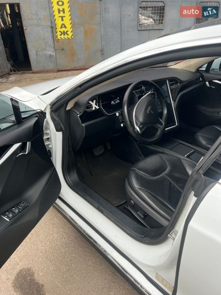 Лифтбек Tesla Model S 2014 в Киеве