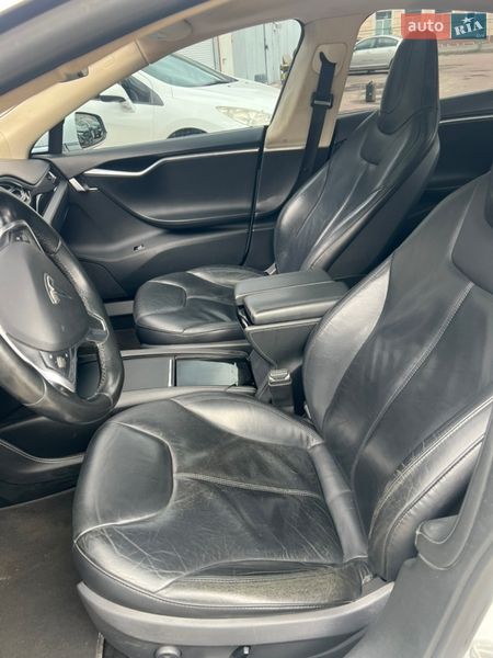 Лифтбек Tesla Model S 2014 в Киеве