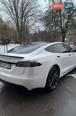 Лифтбек Tesla Model S 2018 в Львове