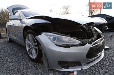 Лифтбек Tesla Model S 2014 в Дрогобыче
