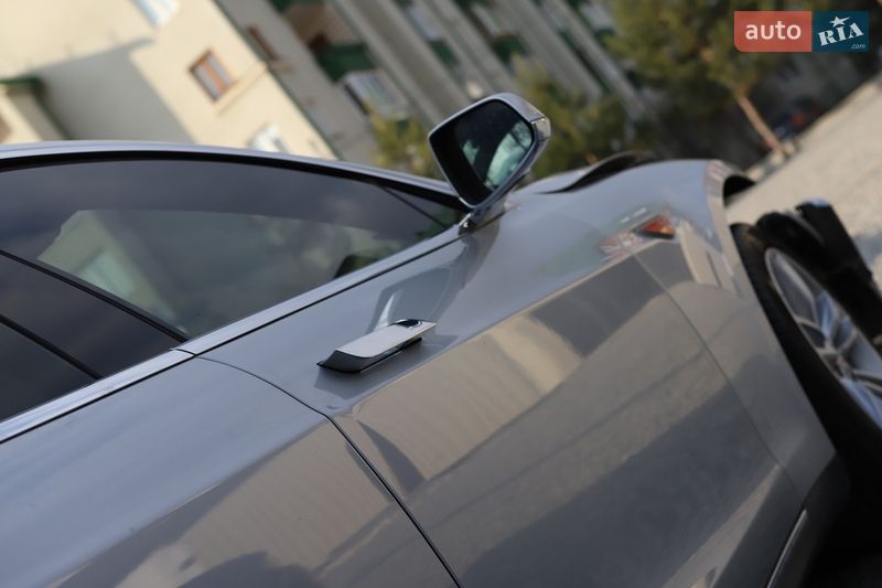 Лифтбек Tesla Model S 2014 в Дрогобыче
