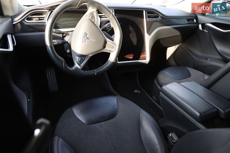 Лифтбек Tesla Model S 2014 в Дрогобыче