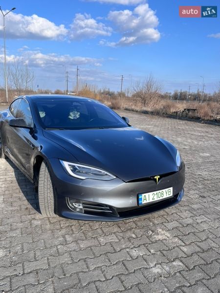 Лифтбек Tesla Model S 2018 в Борисполе