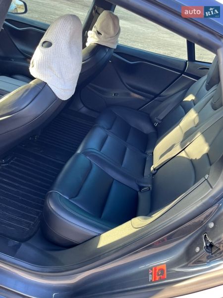 Лифтбек Tesla Model S 2018 в Борисполе