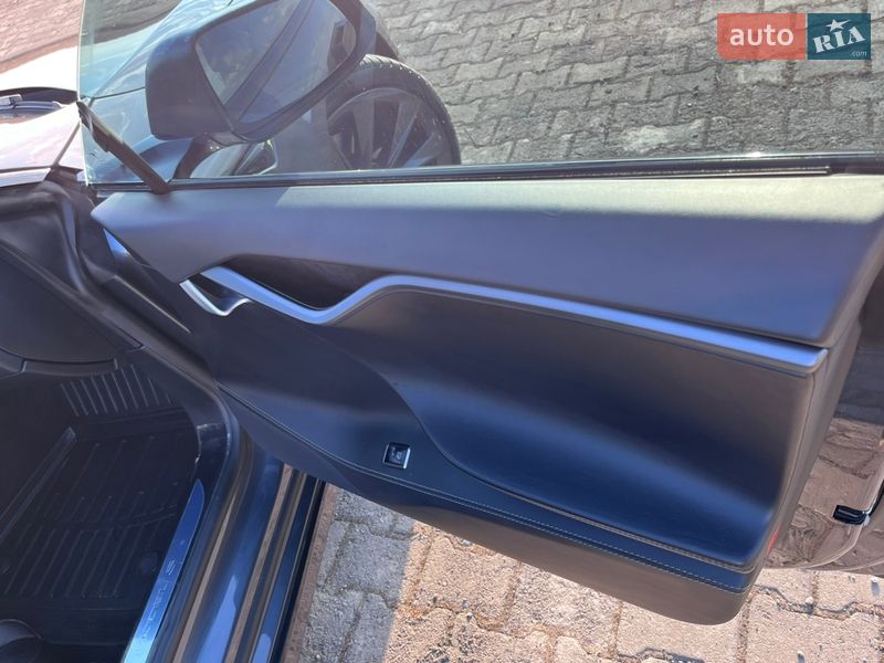 Лифтбек Tesla Model S 2018 в Борисполе
