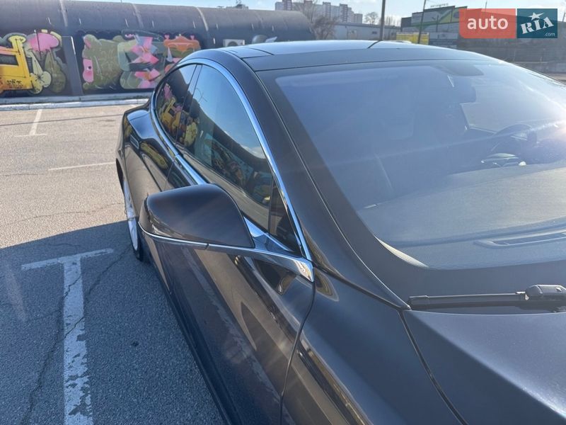 Лифтбек Tesla Model S 2014 в Киеве