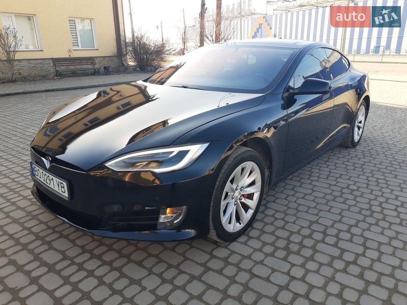 Лифтбек Tesla Model S 2017 в Тернополе