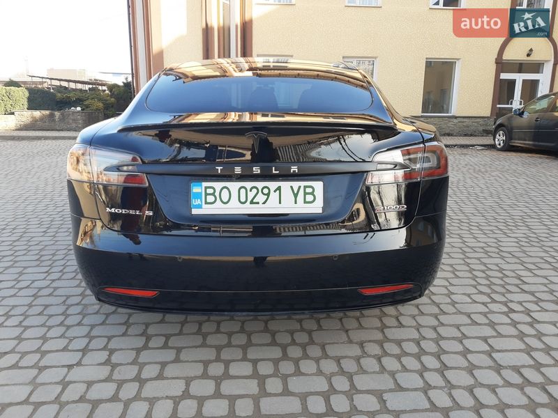 Лифтбек Tesla Model S 2017 в Тернополе