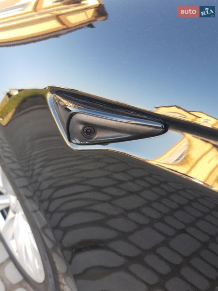 Лифтбек Tesla Model S 2017 в Тернополе