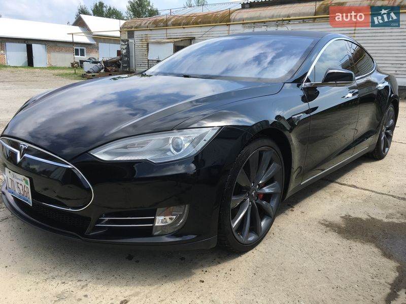 Хэтчбек Tesla Model S 2014 в Коломые