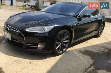 Хэтчбек Tesla Model S 2014 в Коломые