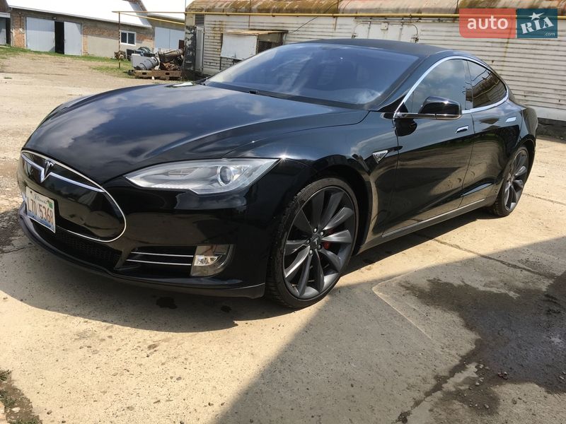 Хэтчбек Tesla Model S 2014 в Коломые