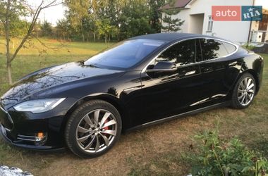 Хэтчбек Tesla Model S 2014 в Коломые
