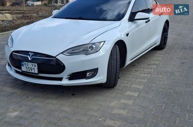 Лифтбек Tesla Model S 2015 в Тернополе