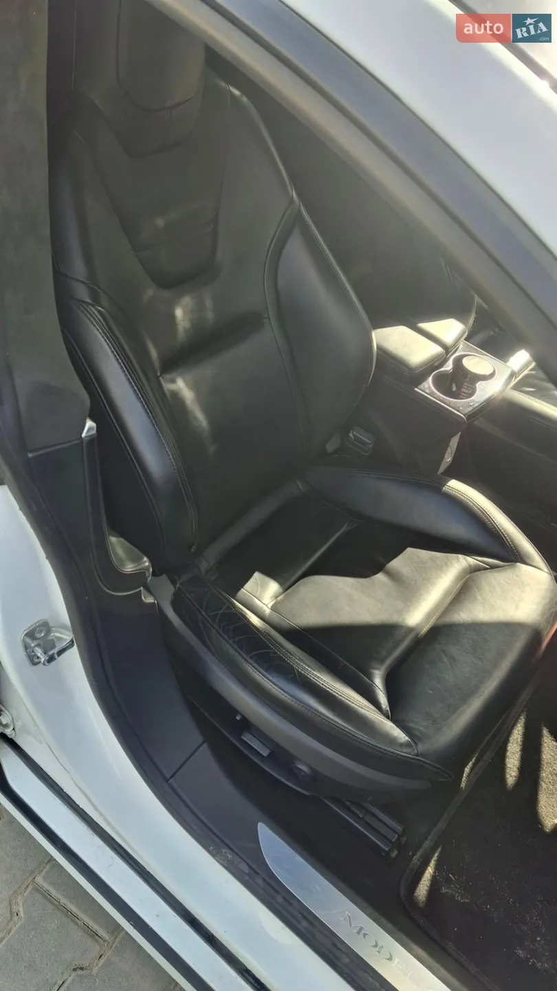 2015 Tesla Model S - мініатюра 12