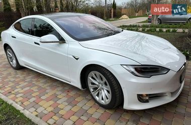 Лифтбек Tesla Model S 2017 в Киеве