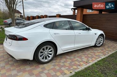 Лифтбек Tesla Model S 2017 в Киеве