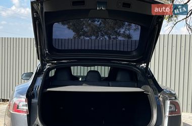 Лифтбек Tesla Model S 2015 в Смыге