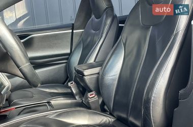 Лифтбек Tesla Model S 2015 в Смыге