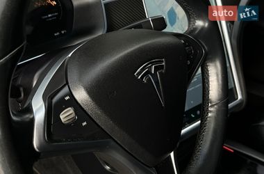 Лифтбек Tesla Model S 2015 в Смыге