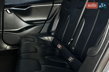 Лифтбек Tesla Model S 2015 в Смыге