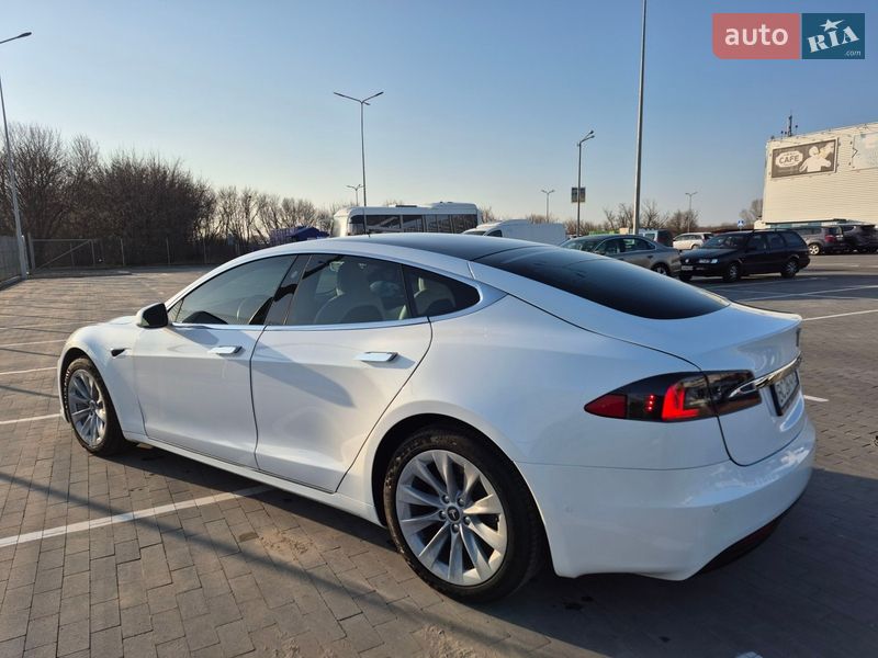 Лифтбек Tesla Model S 2020 в Борисполе