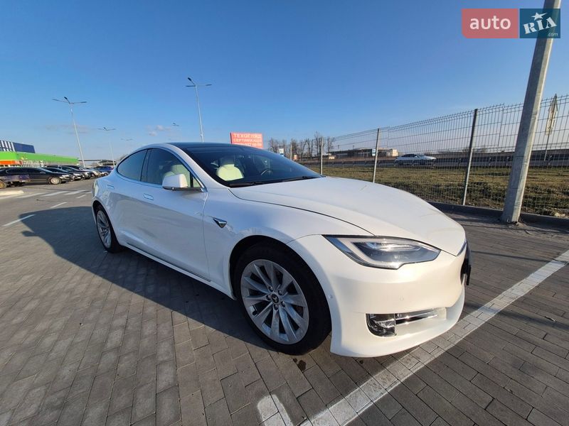 Лифтбек Tesla Model S 2020 в Борисполе