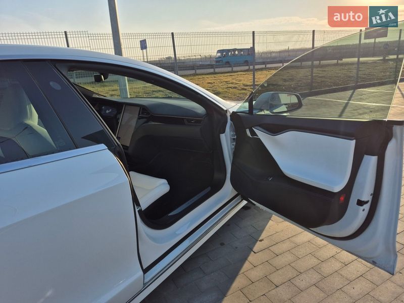 Лифтбек Tesla Model S 2020 в Борисполе