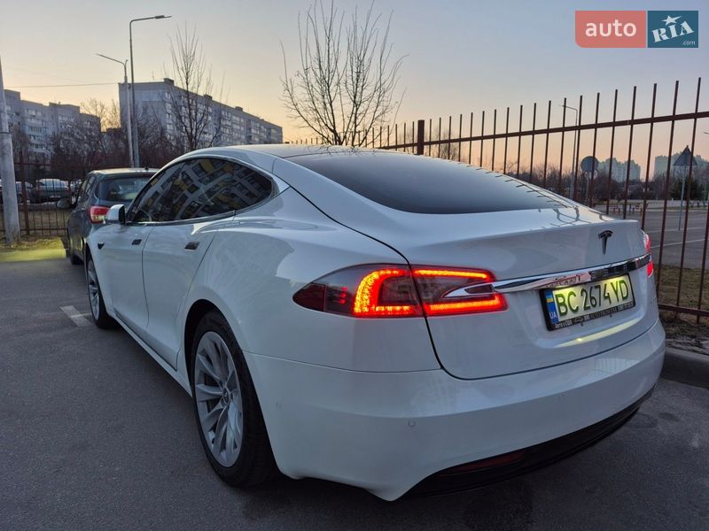Лифтбек Tesla Model S 2020 в Борисполе