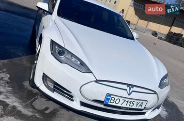 Ліфтбек Tesla Model S 2014 в Шумську