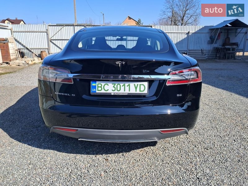 Лифтбек Tesla Model S 2014 в Радехове